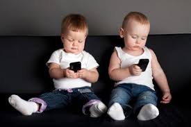Image result for ‫از چه سنی برای کودکمان موبایل بخریم؟‬‎