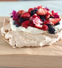 pavlova with whipped greek yogurt and