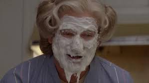 Mrs doubtfire deleted scenes deutscher untertitel. In Mrs Doubtfire 1993 The Scene Where Mrs Sellner Comes To Inspect Daniel S Apartment And The Icing On Mrs Doubtfire S Face Is Melting Off Was Not Intentional The Heat From The Set