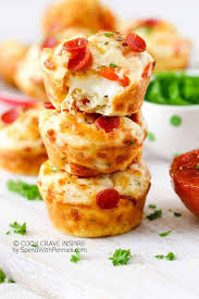 easy cheesy pepperoni pizza puffs