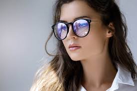 Kalian tahu ga sih, kalau bentuk dan warna kacamata itu bisa cocok dengan bentuk wajah kita. Mengenal Kacamata Anti Radiasi Dan Fungsinya Untuk Mata Ngovee