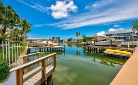 luxury waterfront homes in st