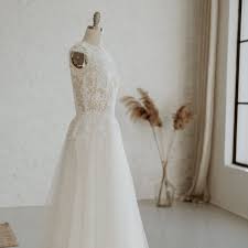 Du hast dich verlobt und willst ein brautkleid kaufen? Brautkleider Nach Mass In Wien Bespoke Bridal Vienna