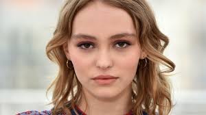 lily rose depp s chanel makeup at paris