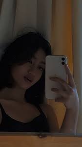 mirror selfie short hair girlfriend | Mirror selfie, Selfie, Short hair  styles