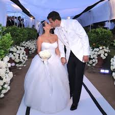 Monique lhuillier wedding dress 6: Kim Kardashian Wedding Pictures With Kris Humphries Popsugar Celebrity