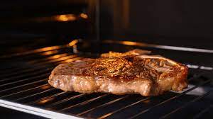 cooking a perfect steak in the oven