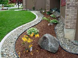 Rock is the perfect medium for outdoor furniture that will last virtually forever and only look better with age. Front Yard Ideas Simple Diy Front Yard Landscaping Ideas