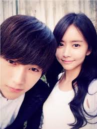 Infinite&#39;s L and actress Han Bo-reum from &quot;Master&#39;s Sun&quot; took a picture together. This picture was posted on Han&#39;s Twitter titled, &quot;Joo Joong-one, ... - photo352110