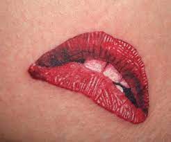 9 beautiful lip tattoo designs to