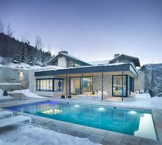 modern mountain retreat in lodge style