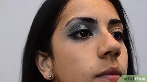 3 ways to get smokey eyes with makeup