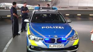 Ausmalbilder polizei in 2020 polizeiwagen polizeiautos auto. Streifenwagen Der Polizei In Bayern Werden Blau Youtube