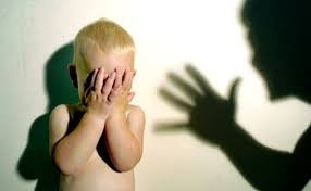 عقاب طفلك بالضرب يخلق شخصية عدوانية