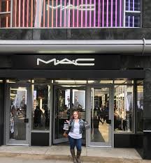 closest hotels to mac cosmetics chicago