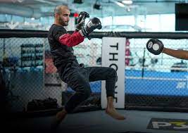 • prochazka made quite an impression in his octagon debut last july at ufc 251 when he rallied back from being hurt early against former title challenger reyes vs. 6wavmo2yusutym