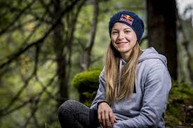 Free solo climber falls in yosemite and lives. Jessica Pilz Girlifornia