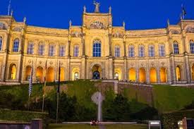 Die landeshauptstadt bayerns ist mit 1,4 millionen einwohnern die drittgrößte stadt deutschlands und ein beliebtes reiseziel. Munich 3 Hour Landmarks English Garden Group Segway Tour 2021