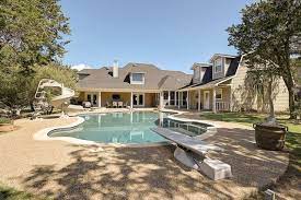 homes with pool in mallard