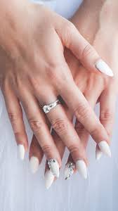 minimal wedding nail design inspiration