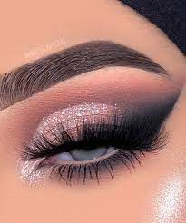 eye makeup trends shimmery and smokey