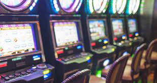 When were the most popular online slot machine features developed?