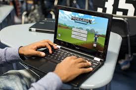 An it administrator creates user accounts in microsoft 365 admin center then assigns licenses to users. Minecraft Education Edition Disponible En Chromebooks Para El Regreso A Clases News Center Latinoamerica