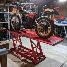 an rs hydraulic motorcycle lift