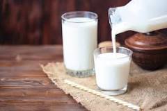 Does buttermilk smell different than regular milk?