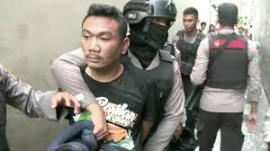 Berita medan polisi tangkap pembunuh wanita hamil 3 bulan yang tewas di halaman masjid medan Berita Kampung Narkoba Hari Ini Kabar Terbaru Terkini Liputan6 Com