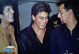 Radio City - Rare & Unseen Pic of Chunky Pandey , Shahrukh khan & Salman  Khan ! Hit Like ,Comment , Share if you are a fan ! | Facebook