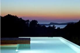 Das konzept bietet ein einzigartiges wohnerlebnis mit panoramablick auf die altstadt vo. Ibiza Villa Zur Miete Mit Infinity Pool Und Meerblick Traumvillen