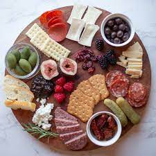 how to make an easy charcuterie board