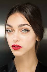 15 chic and trendy holiday makeup looks