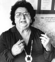 Dès les années 1960, elle a milité pour que ces femmes aient les mêmes droits que les hommes autochtones. Mary Two Axe Earley Wikipedia