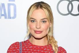 margot robbie is in toronto and wearing