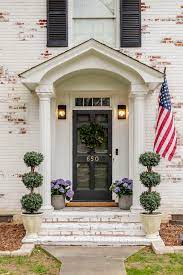 6 small front porch ideas on a budget