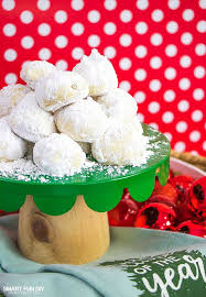 Sometimes called mexican wedding cakes (or polvorones or russian tea cakes or snowballs), their provenance is often debated. Mexican Wedding Cakes Recipe Or Russian Tea Cakes Cookies