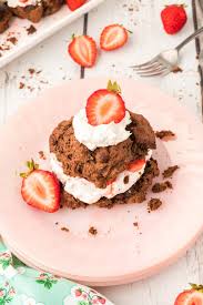 chocolate strawberry shortcake love