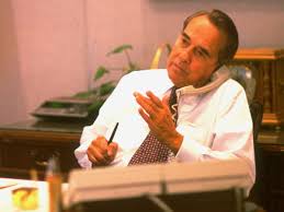 (click a picture above for excerpts or other books and debates by or about bob_dole). Why Bob Dole Was Often Seen Clutching A Pen Biography