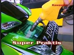 The kawasaki kaze zx130r, comes with a 130cc 4 stroke, single piston sohc, air cooled engine. Karena Posisi Tangki Bensinnya Motor Jadul Ini Bikin Warganet Khawatir Mobimoto Com