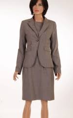 Женски костюм, състоящ се от сако и пола, отдавна са се превърнали в класика. Kostyumi Markovi Drehi Vtora Upotreba Use2 Bg