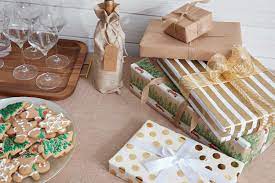 Gifts aren't usually taken to large, formal dinners, especially if you don't know the host well. How To Give A Proper Gift To A Host Or Hostess