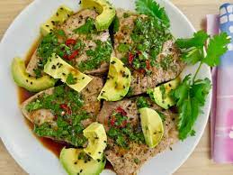 pan seared tuna with avocado soy