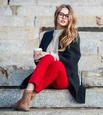 what to wear with red pants 16