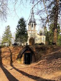 Шуваловский парк церковь