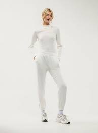 Однотонная футболка-водолазка Белая шерсть - Купить онлайн | Магазин  Terranova