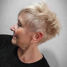 There are many beautiful short hairstyles and haircuts for thin hair, really. 20 Volumizing Short Haircuts For Women Over 60 With Fine Hair