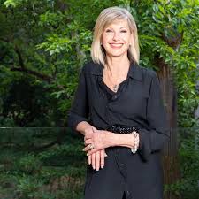 Hollywood mothers and daughters don't always get along that well. Olivia Newton John I Don T Wish Cancer On Anyone Else But For Me It Has Been A Gift Film The Guardian