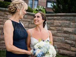 Wedding hair styles for mother of the bride cute design. 51 Mother Of The Bride Hairstyles We Love For Moms In 2020